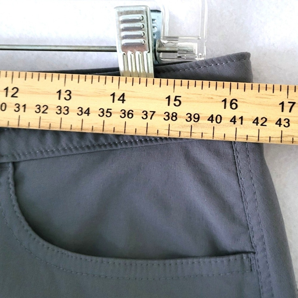Eddie Bauer Shorts Womens 12 Gray Outdoors Hiking Stretch Zip Pocket - Picture 5 of 10